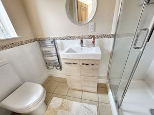 En suite shower room- click for photo gallery